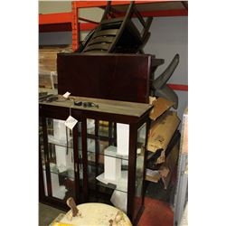 PALLET OF FURNITURE W HUTCH TOP