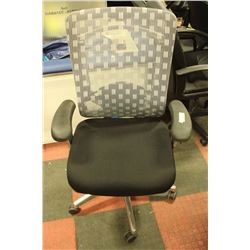 MESH BACK OFFICE CHAIR W LUMBAR SUPPORT