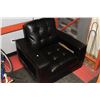 Image 1 : BLACK LEATHER DESIGNER SOFA CHAIR