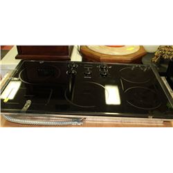 BLACK THERMADOR CERAMIC COOK TOP
