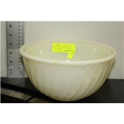 SET OF 2 VINTAGE HURRICANE SWIRL MIXING BOWLS