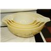 Image 1 : VINTAGE PYREX 4PC NESTING BOWL SET