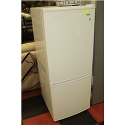 DANBY WHITE FRIDGE