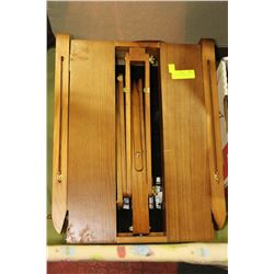 FOLDING EASEL WITH PAINTS