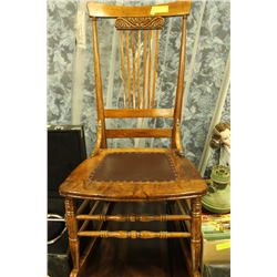 ANTIQUE ROCKING/NURSING CHAIR