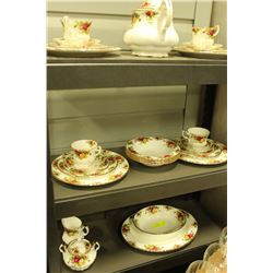ROYAL ALBERT OLD COUNTRY ROSE COMPLETE SETTING