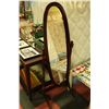 Image 1 : CHEVELLE MIRROR WITH STAND