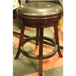 SWIVEL STOOL