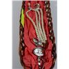 Image 1 : BASKET WITH 2 PEARL NECKLACES AND A LOUIS ARDEN