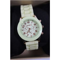 GENEVA WATCH WITH LIGHT GREEN FACE