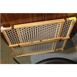 BABY GATE