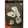 Image 1 : LARGE BLACK & WHITE LILY PICTURE ON CANVAS