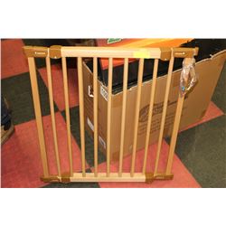 WOODEN BABY GATE WITH HARDWARE