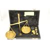 Image 1 : SET OF VINTAGE BRASS BALANCING SCALES