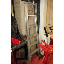 6' ALUMINUM LADDER