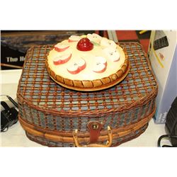 WICKER PICNIC BASKET SET SOLD WITH APPLE PIE DISH