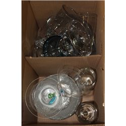 BOX OF ASSORTED DECORATIVE GLASSES AND BOWL