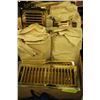 Image 1 : BOX FULL OF NEW BRASS FURNACE REGISTERS