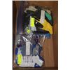 Image 1 : BOX W 2 PKS OF GARDEN GLOVES AND 1 PK OF LADIES