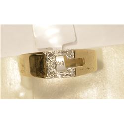 10KT GOLD DIAMOND "E" RING