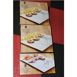 3 PORCELAIN PLATTERS WITH FARM FIGURES