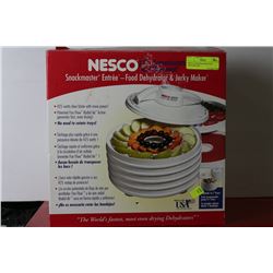 NESCO SNACKMASTER FOOD DEHYDRATER