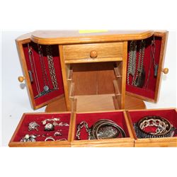 JEWELLERY BOX AND CONTENTS
