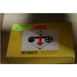 VINTAGE KODAK INSTAMATIC 104 / OUTFIT CAMERA