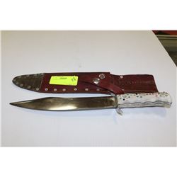 COLLECTIBLE KNIFE WITH CASE