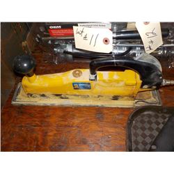 STRAIGHT LINE AIR SANDER