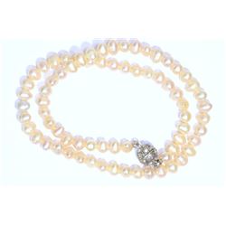 MAGNETIC CLASP PEARL NECKLACE