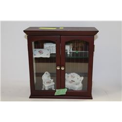 MINI CURIO CABINET WITH PORCELAIN PIECES