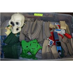 THOMAS THE TRAIN & TRACKS