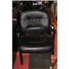Image 1 : BLACK LEATHERETTE CLIENT CHAIR