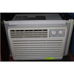 DIPLOMAT IN-WINDOW AIR CONDITIONER