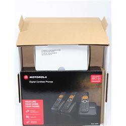 MOTOROLA 3-PHONE CORDLESS PHONE SET