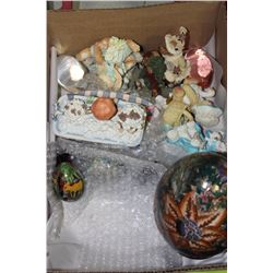 BOX W/ 4 CERAMIC HAND PAINTED EGGS W/STANDS