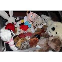 TUPPERWARE TOTE WITH II COLLECTIBLE TY - DISNEY &