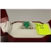 Image 1 : 14 KT WHITE GOLD LADIES EMERALD AND DIAMOND RING