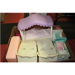 FLAT OF BEDROOM & BATHROOM LITTLE TYKES DOLL