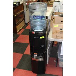 BLACK AND DECKER WATER COOLER W/HEATER AND JUG
