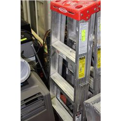 WERNER 4' STEP LADDER