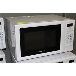 MAGIC CHEF WHITE MICROWAVE AS THEY COME