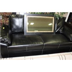 SHOWHOME BLACK LEATHERETTE SOFA WITH WHITE