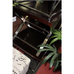 PAIR OF SHOWHOME END TABLES ON CHOICE