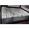 Image 1 : WHITE PRINT DESIGN OTTOMAN