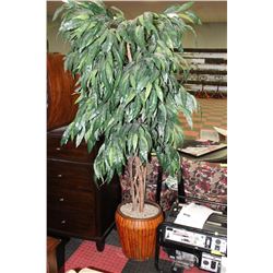 LARGE SHOWHOME ARTIFICIAL PLANT WITH DESIGNER