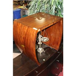 SHOWHOME CURVED WOOD END TABLE