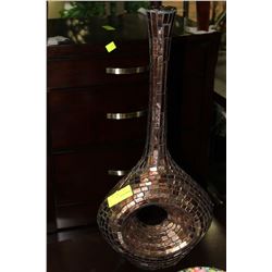 SHOWHOME DESIGNER VASE