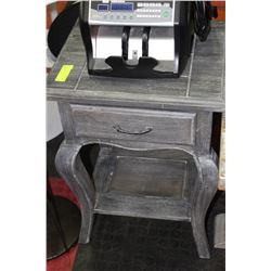 SHOWHOME RUSTIC STYLE END TABLE W DRAWER